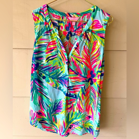 Lilly Pulitzer Stacey Tropical Print Sleeveless Split Neck Tank Top Size Medium - Picture 1 of 7